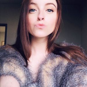 Meet your Posher, Abigail